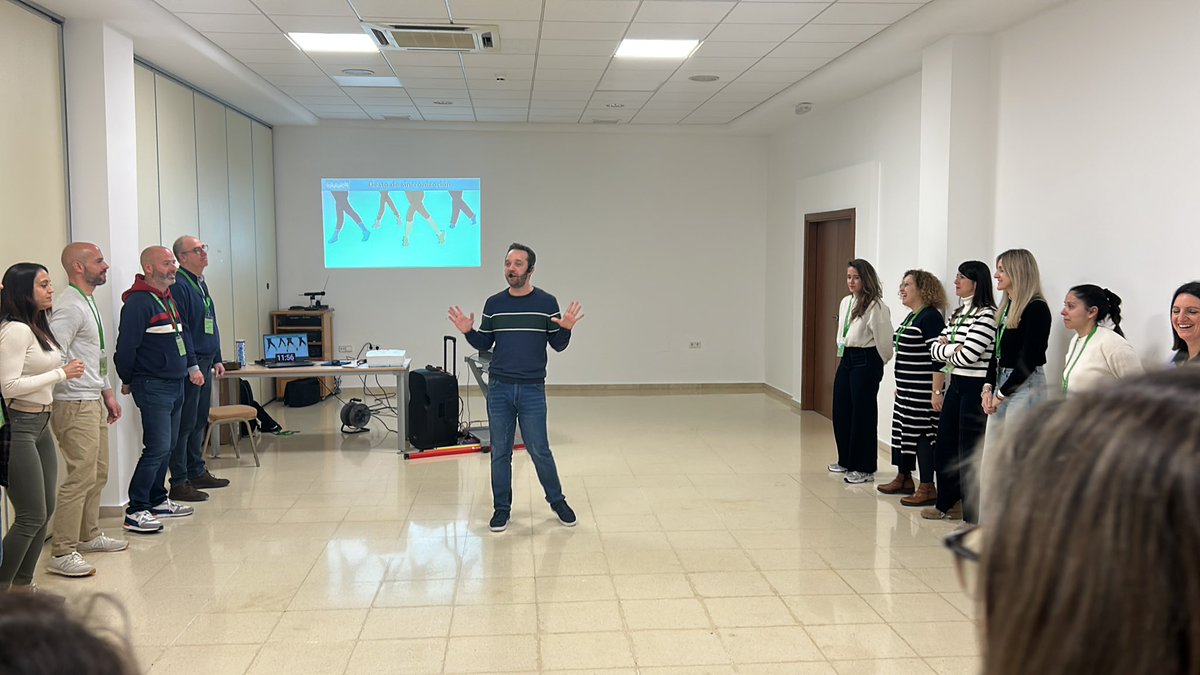 cepmalaga's tweet photo. 🎶 Jornadas Provinciales de Educación Musical

Taller “Música en Bucle” con Carlos Alcázar.
Ritmo, creatividad y trabajo colaborativo en estado puro.

@cepantequera @cepronda @cepmarbellacoin @cepaxarquia

#JornadasProvincialesDeEducaciónMusical https://t.co/zdUHnk9HdJ