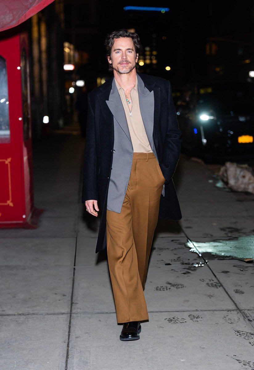 Let me just say Mr. Bomer, I'm loving this look! It's ticking everyone of my buttons... Perfectly 😉🥵🔥🫦🤤💦
#MattBomer