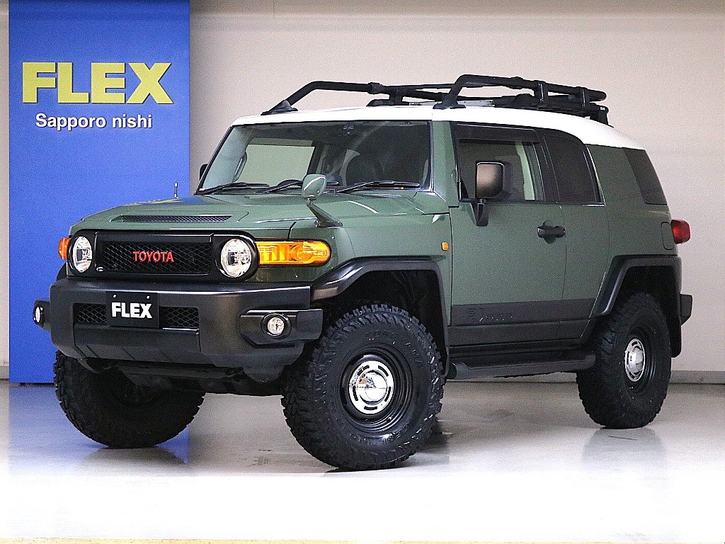 🚘別格の存在感🟢 稀少アーミーグリーン FJクルーザー が入庫
