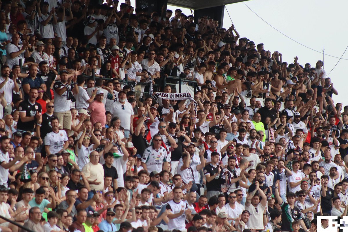 Merida_AD's tweet photo. 💥 Fondo Norte sigue creciendo 📈 

🏟️ Hagamos que Tribuna y Preferencia luzcan increíbles 📸😍

🗣️ ¡Vamos, romanos! 🏳️🏴

🎟️ https://t.co/VRUTMrBwPX https://t.co/EBSMEikkG1