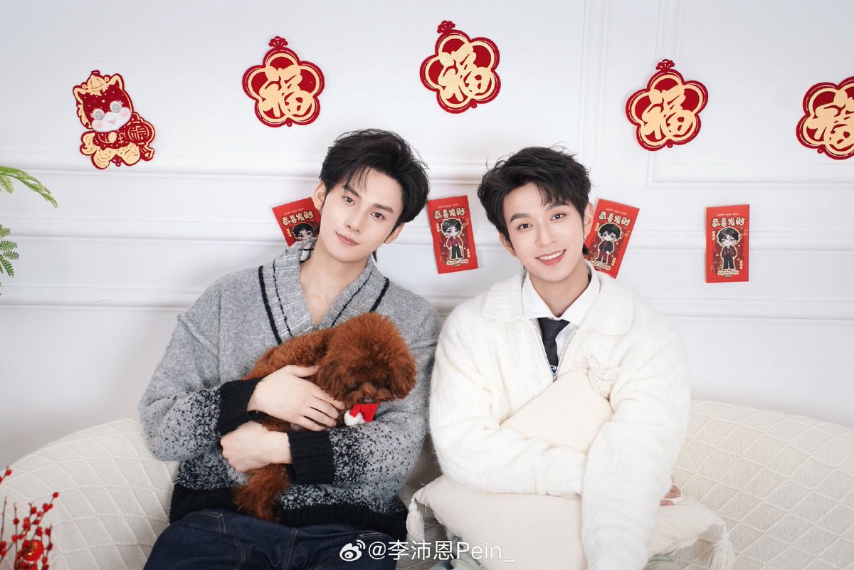 We finally have a proper family photo 😭😭😭😭😭😭😭😭😭
