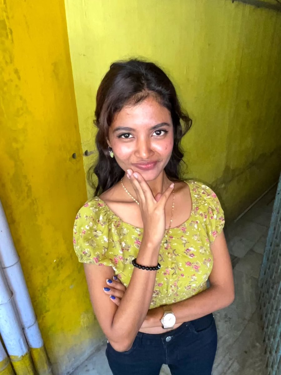 sh64894820's tweet photo. #Dharshini https://t.co/H4dPBBvrP6