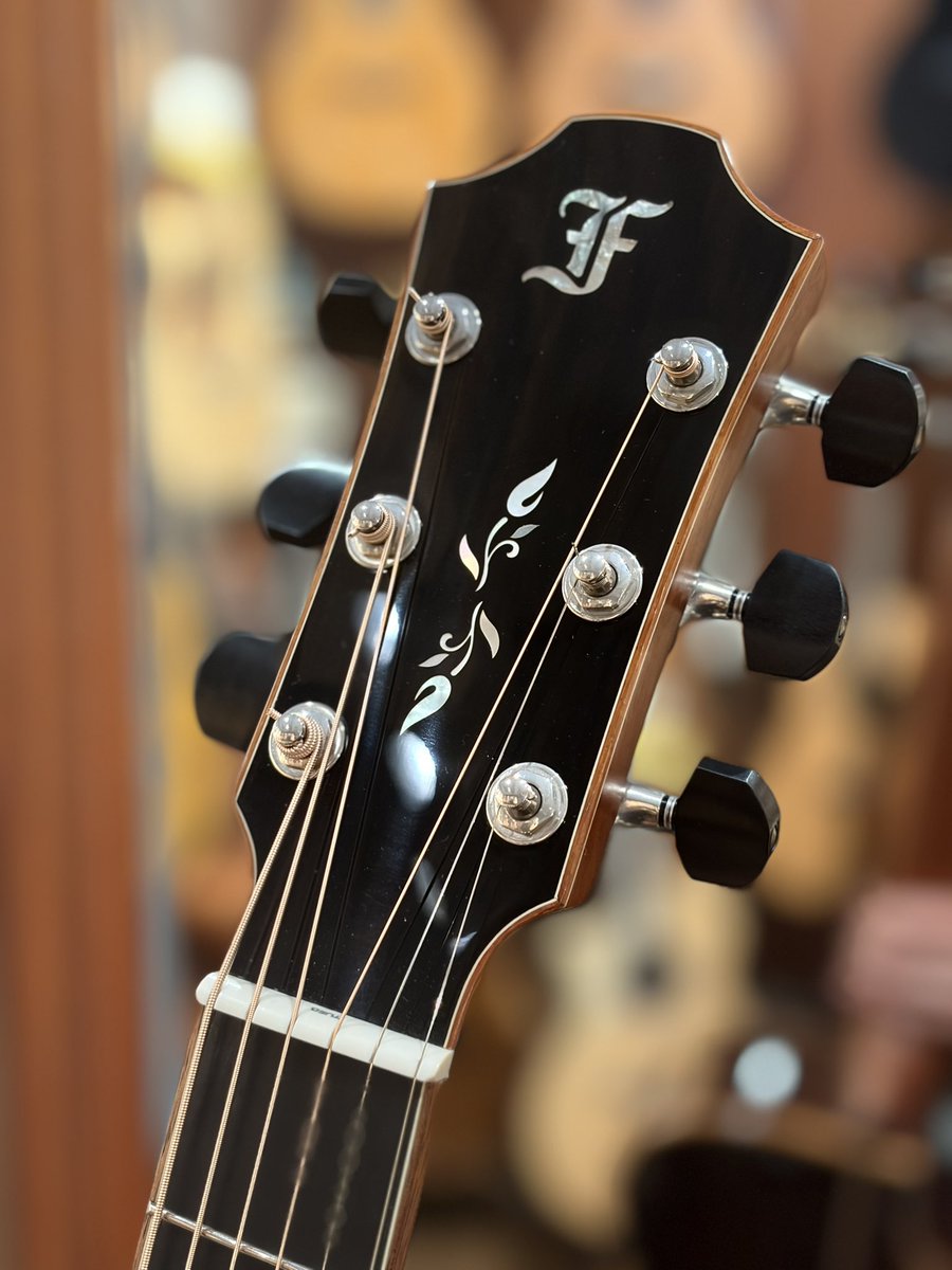 【早いもの勝ちです】
Furch
Rainbow Gc-ERa 
-MOROHA UK Modify- 

¥771,000(税込)

MOROHA UK氏使用のレジェンド25を再現したカスタムオーダーモデル。
前回入荷分は検品しようとお店出したら5分で売れました。
必要なのは決断力、お早めに。
ikebe-gakki.com/Form/Product/P…