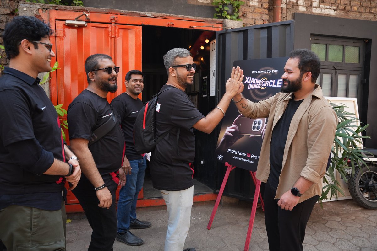 Bhagzbot's tweet photo. A day filled with fun, laughter, creating memories & experiencing the #REDMINote15ProSeries at the #XiaomiInnerCircle's #XiaomiFansClub Mumbai-Pune meet.
A #200MasterPixelCamera smartphone that's #SimplyBetter than the rest. https://t.co/o3EEMy2jGg