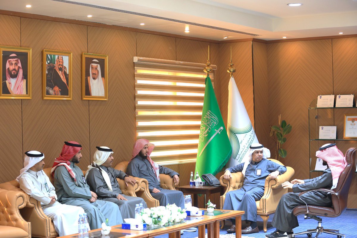 NBU_KSA's tweet photo. دشن رئيس #جامعة_الحدود_الشمالية أ.د.أحمد بن علي الرميح المهرجان الرمضاني الذي تنظمه عمادة شؤون الطلاب، ضمن حزمة من البرامج والأنشطة التي تعزز القيم الرمضانية وتنمّي مهارات الطلبة ومنسوبي الجامعة، وتوسع المشاركة المجتمعية؛ بما يؤكد دور الجامعة في إبراز رسالتها التنموية في المنطقة. https://t.co/Ui7sgS3rAO