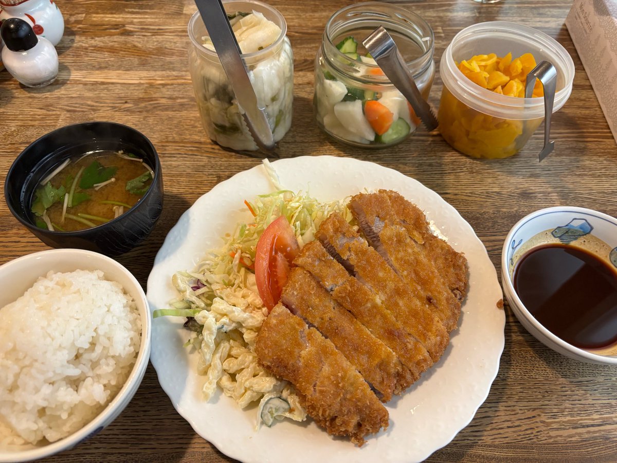 Dmms1996's tweet photo. 名古屋出張、
ベタだが「味噌カツ」美味しかった。 https://t.co/N71NSTUgPq