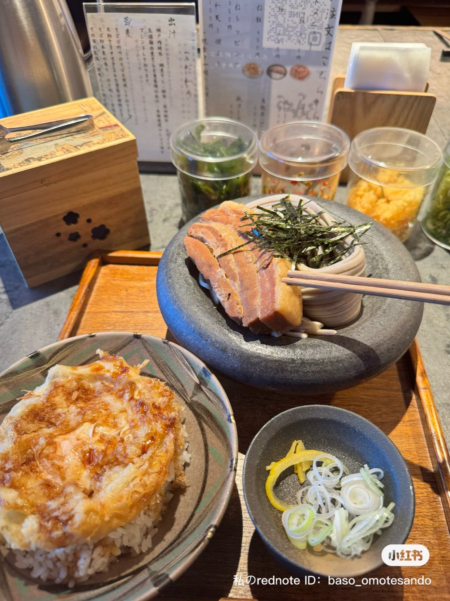 冬のご褒美、もう決めましたか？🦆✨

塩鴨のつけSOBA肉増し
鴨南蛮SOBA肉増し

旨みあふれる鴨を
これでもかと堪能…🤤

とろける豚角煮SOBA
〆は卵天ぷら飯で幸せ確定🍳

今夜、あたたまりに来ませんか？🍜