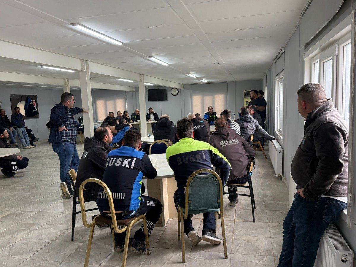 hizmetisbursa2's tweet photo. 📍 BUSKİ İnegöl 

Şube Başkan Yardımcılarımız Ali TETİK, Semih ÖZDEMİR, Mesut ÖZER ve İşyeri Temsilcimiz ile birlikte; BUSKİ İnegöl Şantiyesi’nde görev yapan değerli işçi ve emekçi arkadaşlarımızı ziyaret ederek görüş alışverişinde bulunduk.

Emekleri ve katkıları için tüm çalışan emekçi arkadaşlarımıza teşekkür eder, kazası belasız, sağlıklı ve huzurlu çalışmalar dileriz.