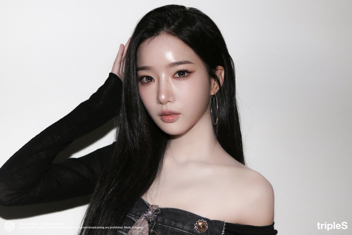 YooyeonGlobal's tweet image. tripleS Blog 
2026 Seoul Fashion Week

YooYeon 🐰