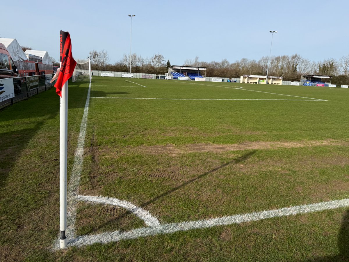 AFCPortchester's tweet photo. It's the beautiful south &amp; beautiful The OnSite Group Stadium today!

Blue skies, sunshine - perfect conditions ahead of the football this evening against Leatherhead.

No pitch inspection is planned (or needed) so get ready for fifth place Royals v first place Tanners at 7.45pm! https://t.co/ogoeaq3eRh
