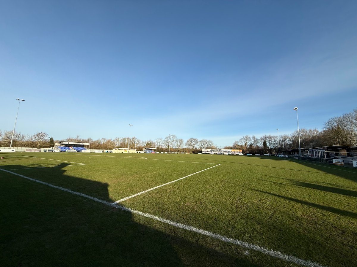 AFCPortchester's tweet photo. It's the beautiful south &amp; beautiful The OnSite Group Stadium today!

Blue skies, sunshine - perfect conditions ahead of the football this evening against Leatherhead.

No pitch inspection is planned (or needed) so get ready for fifth place Royals v first place Tanners at 7.45pm! https://t.co/ogoeaq3eRh
