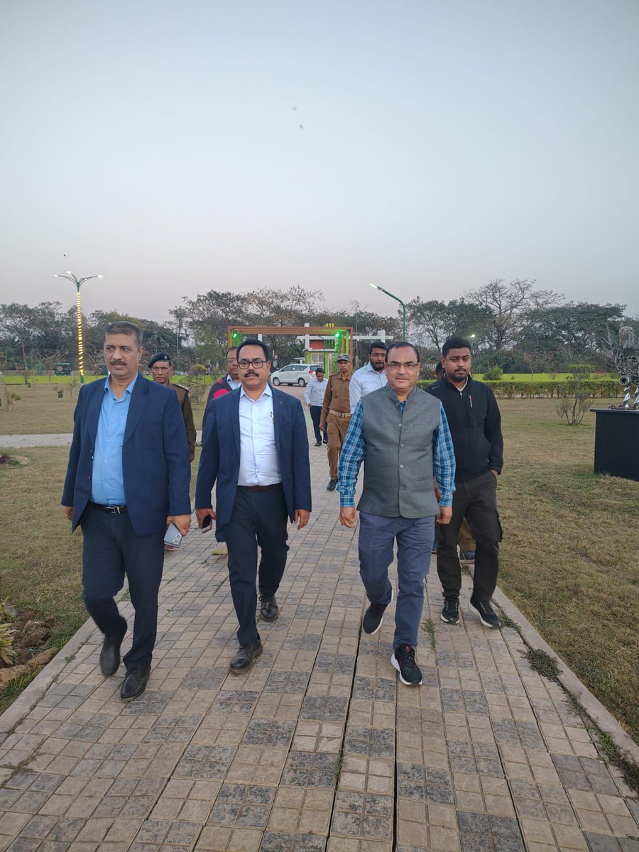 easterncoal's tweet image. The visit underscores the continued commitment of the Ministry of Coal and ECL towards operational excellence, sustainable development, and timely project implementation. 

#ECL #TeamECL #CoalIndia