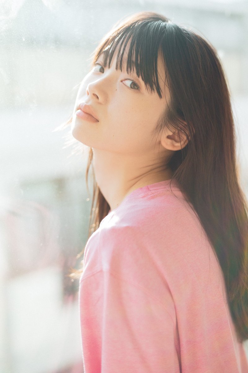 RBBTODAY's tweet photo. 南琴奈、白肌＆端正な顔立ち際立つ最新グラビア披露！
https://t.co/kJE8CtL9pR

@weeklyflash 
#南琴奈 #19歳 #FLASH #夜勤事件 #90メートル #BeingMyself https://t.co/4TrdGp4tLi