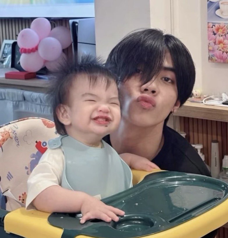 cu_meowper's tweet image. #PEEMWASU #COPPERdechawat #CADEN 

อยู่กับพี่ภีม                                            อยู่กับพี่เป้อ