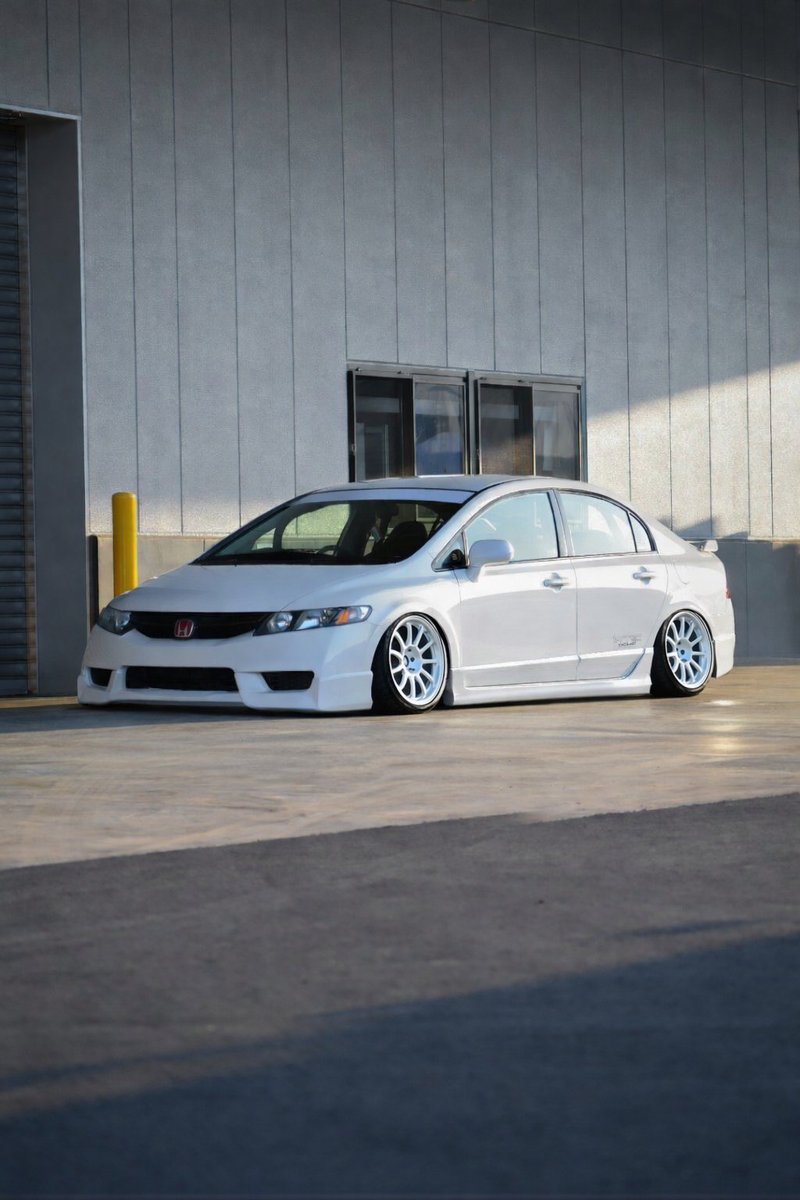 やっぱイベント出るならSTANCEなんかな😖
この車高で走れる自信ないけど気持ち揺らぐ😭(笑)