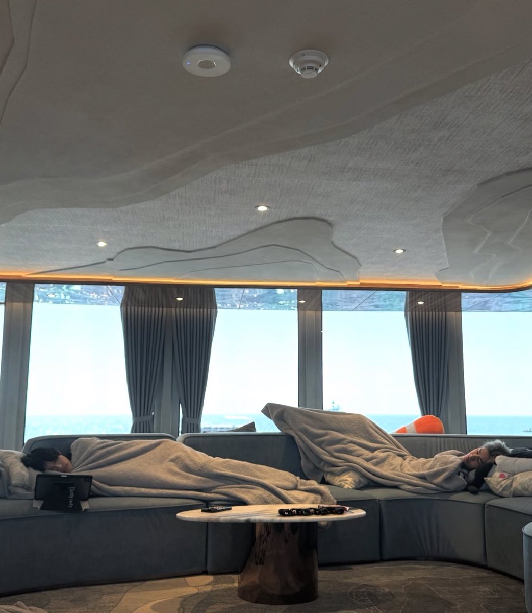 อ้ายยยยยยยยย รูปคู่แบบนี้แม่ก็นับจ่ะลูก ไก่แดงรีเลยจ่ะ แจk 1942 บ.ต่ะ😝😝😝😝😝