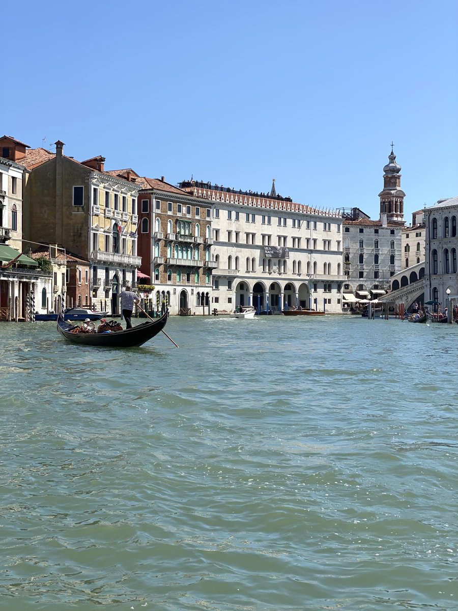 teatrolafenice's tweet photo. «La vera scoperta non consiste nel cercare nuove terre, ma nell’avere nuovi occhi» (Albert Einstein). Buona giornata!

#13marzo https://t.co/FQNiC52dVA