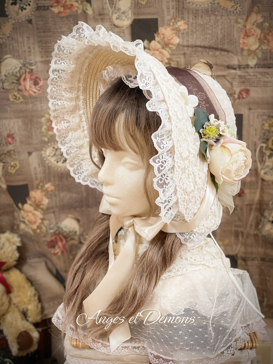 自分で言うのもなんなんですけど、このボンネットハットの生成りが