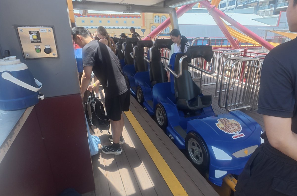 CoasterSamurai's tweet photo. ルナパーク (シドニー)
『ビッグディッパー』
インタミン製のタイヤローンチ。乗車時間は30秒程だが、要素が詰め込まれて満足度高め。ループ突入時は結構なGで視界霞む。何よりタイヤローンチの音が堪らない。
#コースター侍 #coastersamurai
#bigdipper #lunapark #Australia https://t.co/qdo8GvBKvS