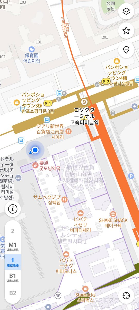 t7joshi's tweet photo. 高速ターミナルで買い物しすぎてヒーヒー言ってたところに、新世界デパートの無料ロッカー（4時間まで）を発見！これは便利✨ 
場所がちょっとわかりにくい🤣新世界食品館の真裏で、GOTOモールから行く場合は5番ゲートから入る。メガボックスの手前を左に進み、右手にロッカーが。 5番ゲートを出たところにはスーツケース対応の大型無料ロッカーもあり。 ちなみにメガボックス前のトイレがキレイなので、私はいつも利用します😆 
#高速ターミナル #GOTOモール