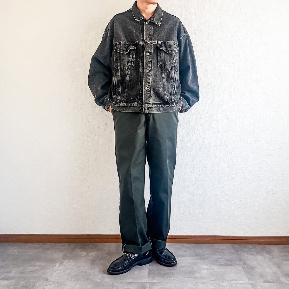 1990's Levi's 70507-4858のブラックデニムジャケット。 XL表記の先
