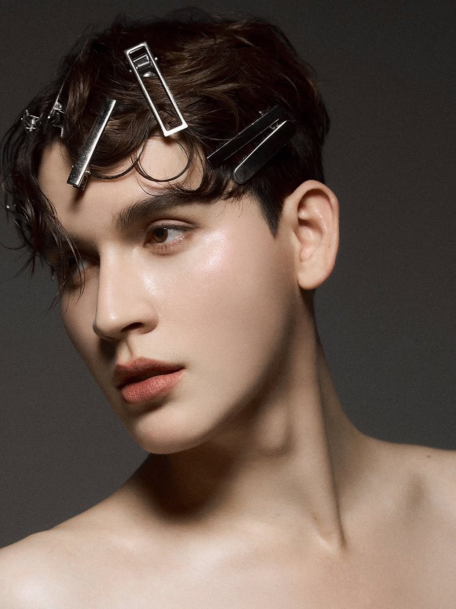 "He gets prettier every time I look at him"

#ISBANKY