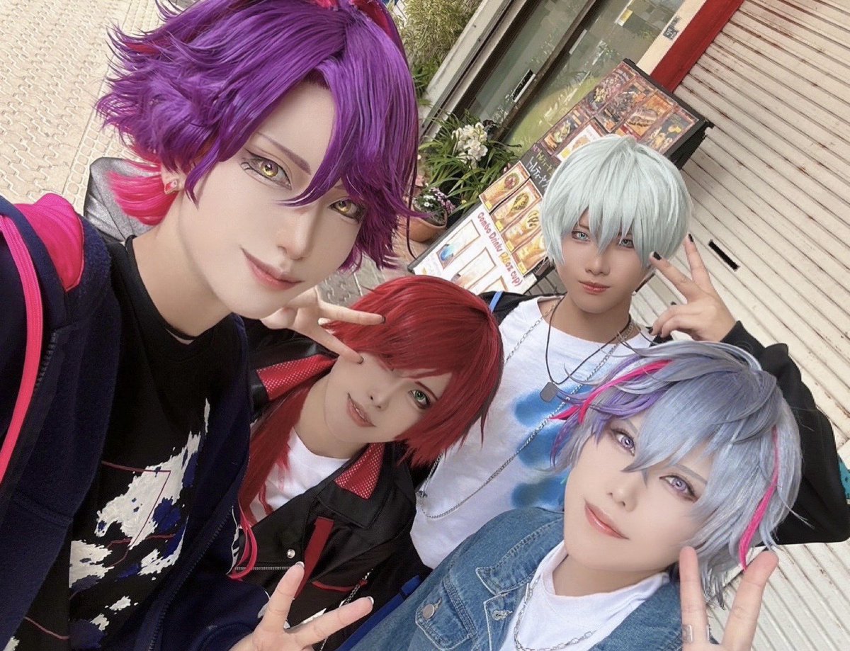 昨日!!
大好きなdtkの撮影してきた🎸
イケメン達に囲まれて幸せだった〜
カメラマンさんアシスタントさん含めメンバーの皆さんも2着準備ありがとう〜✨️