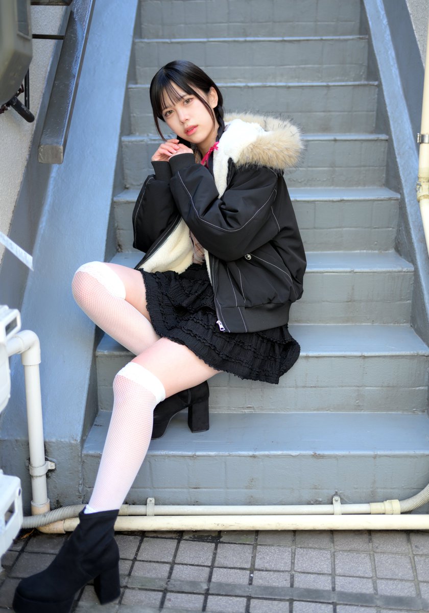 しおり @shi_mee57 ななサク撮影会 @nanasaku31 階段を 一緒に上り 空