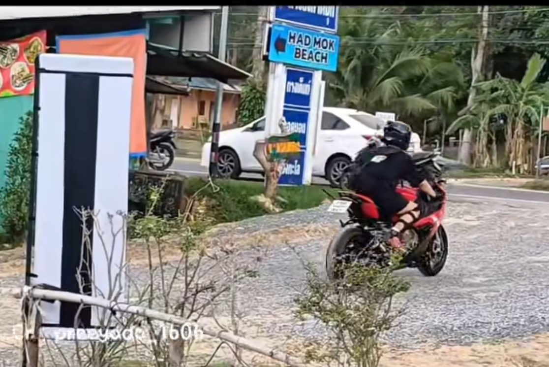 อดใจไม่ไหว ขอสักโพสเถอะ 
“ใจเหลวมาก” ใจผมสั่นเพราะแกเลย พี่ก็เท่เกิน 
#คัลแลน
Cr.ในรูปค่ะ