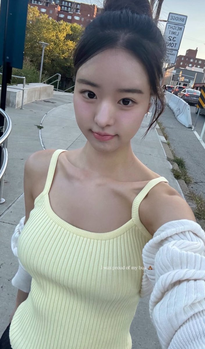 ฮีซอนโคตรขี้โกงอย่างที่เด็กซ์ว่าจริง ๆ อะ สวยเก่ง หุ่นโซ๊ะ เบ้าหน้าฟ้าประทาน เต้นเริ่ด การศึกษาอินเตอร์แต่เด็ก จบมาเงินเดือนสูง แต่ถ้ามาเอาดีด้านการแสดงด้วยแม่จะฟินมาก คู่รักพี่ดาราอะ เห้อ ตัวเลือกไหนก็เข้ากับฮีซอนหมดทุกอย่างเลยจริง ๆ / ㅠㅠ 🩷🤲🏻🫣#singlesinferno5