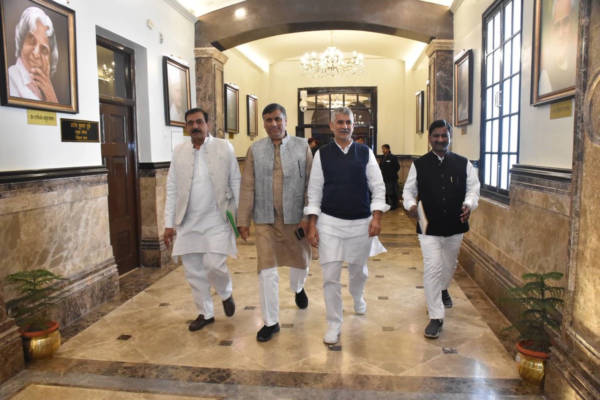 #लखनऊ
आज उत्तर प्रदेश विधानसभा में वित्तीय वर्ष 2026- 2027 बजट सत्र के सातवें दिन की कार्यवाही में भाग लिया।
<a href="/RLDparty/">Rashtriya Lok Dal</a>
#UPBudget