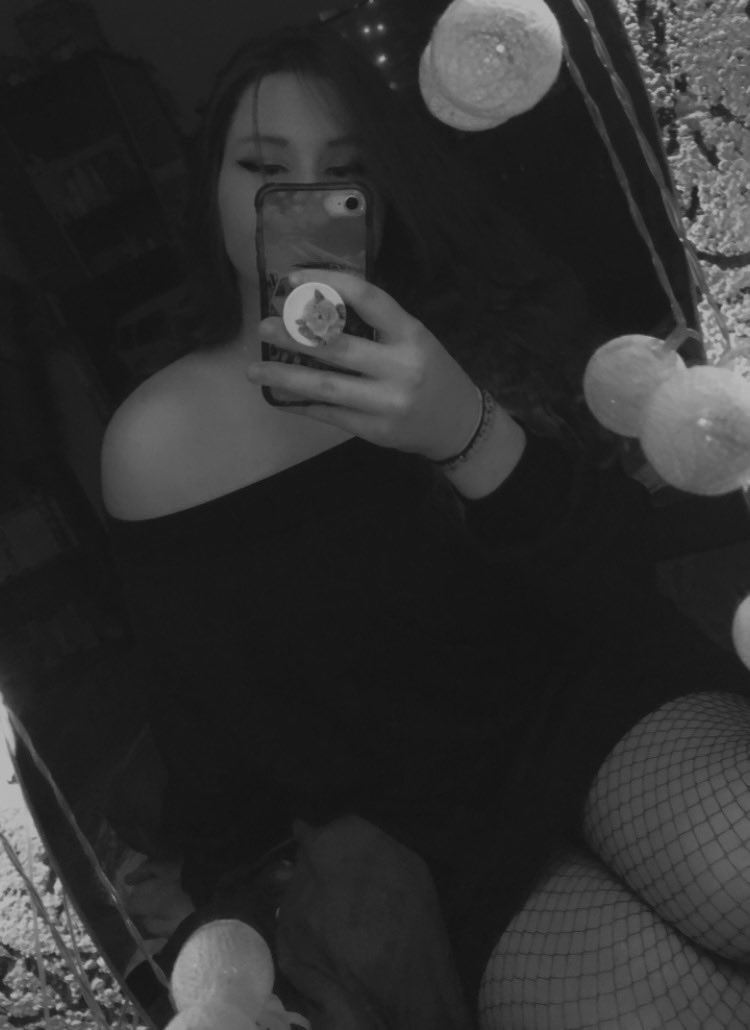prettymaddyxo's tweet photo. Do you believe in online crushes? Asking for a reason 💌 https://t.co/MzLJ7LiiJd