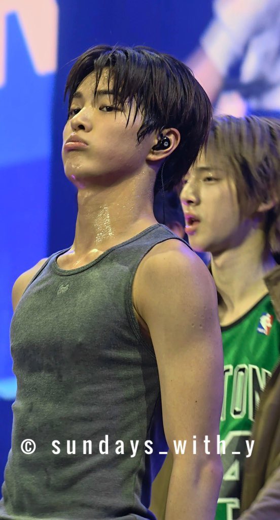 amazojn's tweet image. 💦