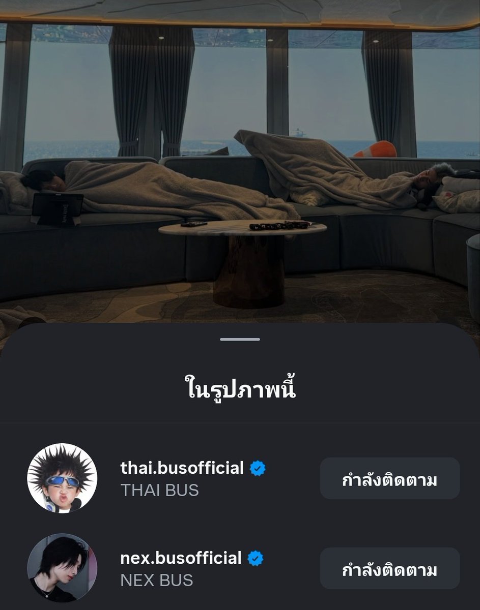 เชื่อมาเสมอว่าจริงๆ มันสนิทกัน แค่หน้ากล้องทำทรงแอคทั้งคู่ ดีใจนะที่เห็นภาพนี้ รู้สึกว่าพวกฮีเป็นเซฟโซนให้กันและกันได้อ่ะ