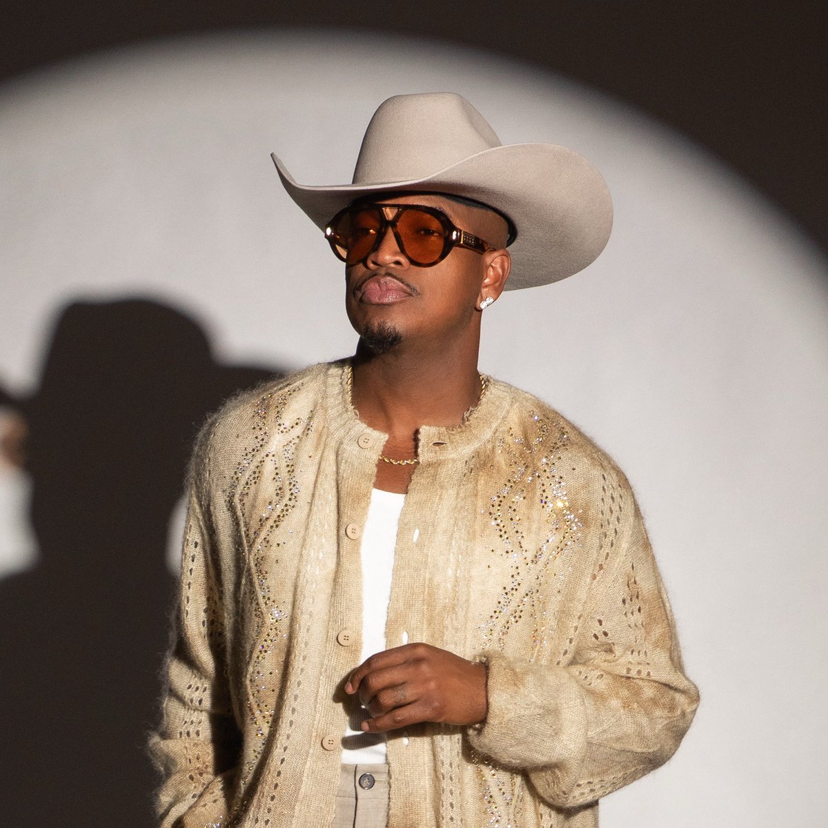 Get ready for a night of unforgettable hits as three-time Grammy Award winner NE-YO takes over OFFLIMITS ✨

📍 Etihad Park, Yas Island 📅 4 Apr 2026
🎟️ Grab your tickets before they’re gone! Link in bio 👀

#OFFLIMITSABUDHABI #T11Live #InAbuDhabi #YasIsland #NEYO