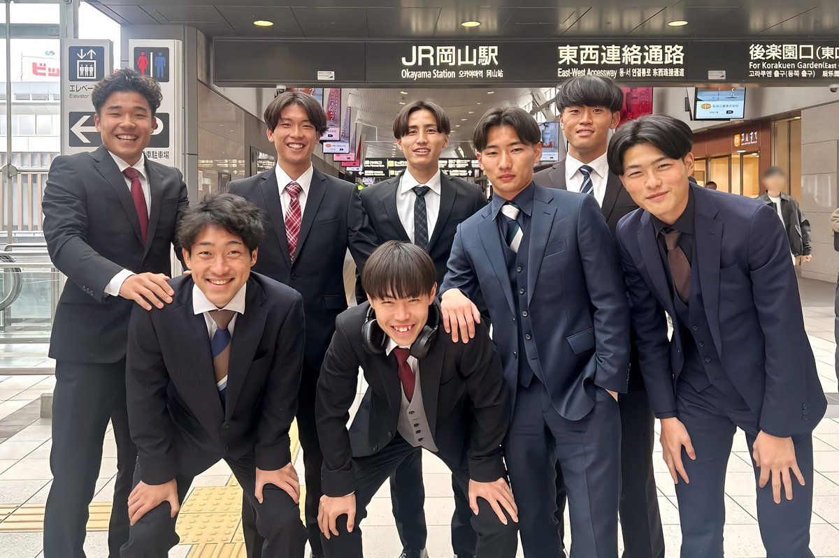 監督の田辺です。今から夜行バスに乗って、息子の応援に愛知県まで行ってきます🚌
明日から３日間休みをいただけた職場に感謝😂
┏○)) ｱｻﾞ━━━━━━━━ｽ！

#頑張れ息子 #大学サッカー #DENSOカップ