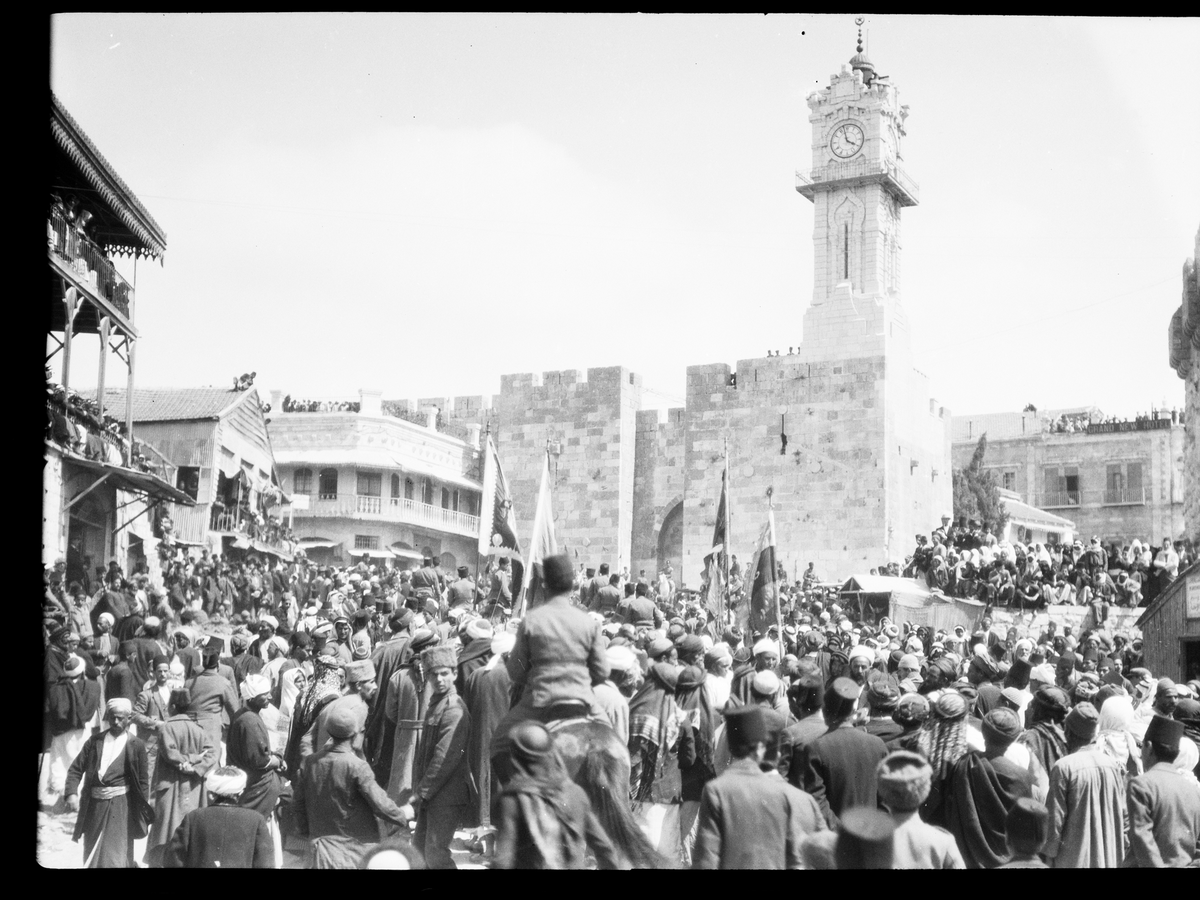 rossinjoppa's tweet photo. #Day200  for https://t.co/p86lkRLaFX
Donation https://t.co/UrhtcMxV4J

Nabi Musa procession
With view of the clock above the Jaffa Gate/ Bab al-Khalil built to celebrate Sultan Abdul Hamid’s II 25th Jublilee.
Completed in 1908, demolished by British 14 years later

@ll4gaza_ofcl https://t.co/bCcho4BDii