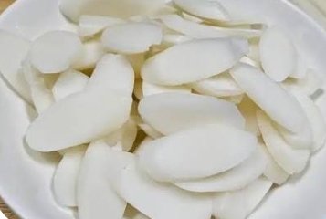 🚨🇰🇷설날=🇨🇳lunar
➡️멸절될 귀신 김정은의것외 성기는 핵전쟁 자멸후,계속 빼낼 표적 나타낸'설날'에 꼭먹는 음식'떡국'[딱(절단)+굽(🔥)]🇯🇵ㅓ=ㅏ,ㄱ=ㅂ
1️⃣성기 빼냄[뿌리까지 빼내 버리는 남녀 성기]
2️⃣성기 멸절[칼로 썲='나 성령의 검의 심판'흉내]
👨‍🏫떡국=떡[자지,보지]+국[성호르몬=성욕자체말살]