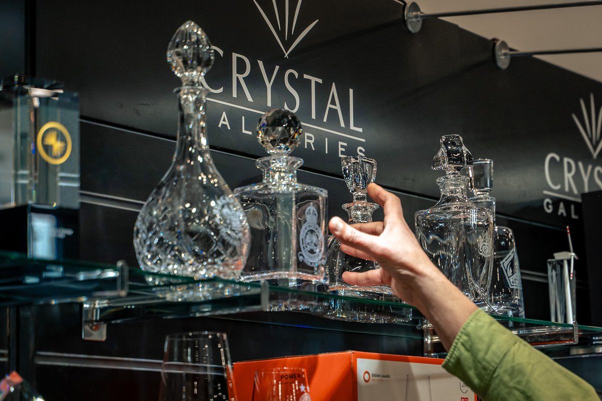 CrystalGallerie's tweet photo. Capturing the highlights from Villa Park

We had an absolute blast at last week’s @TeamRoadshows in Birmingham. Ben and Jem were in their element meeting so many of our brilliant long-standing customers and making some fantastic new contacts. https://t.co/7uIexd6lb2