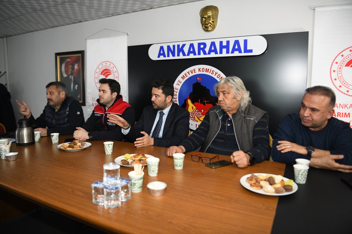 ankaratarim's tweet photo. Güvenilir gıda arzının sağlanması ve tüketici sağlığının korunması amacıyla Hasat Sonrası Toptancı Hali Girişi Taze Meyve Sebzede Pestisit Denetimi Uygulamaları için Ankara Toptancı Halinde  sektöründe faaliyet gösteren işletmelerin temsilcileriyle bir araya geldik. https://t.co/JVBXqOf940