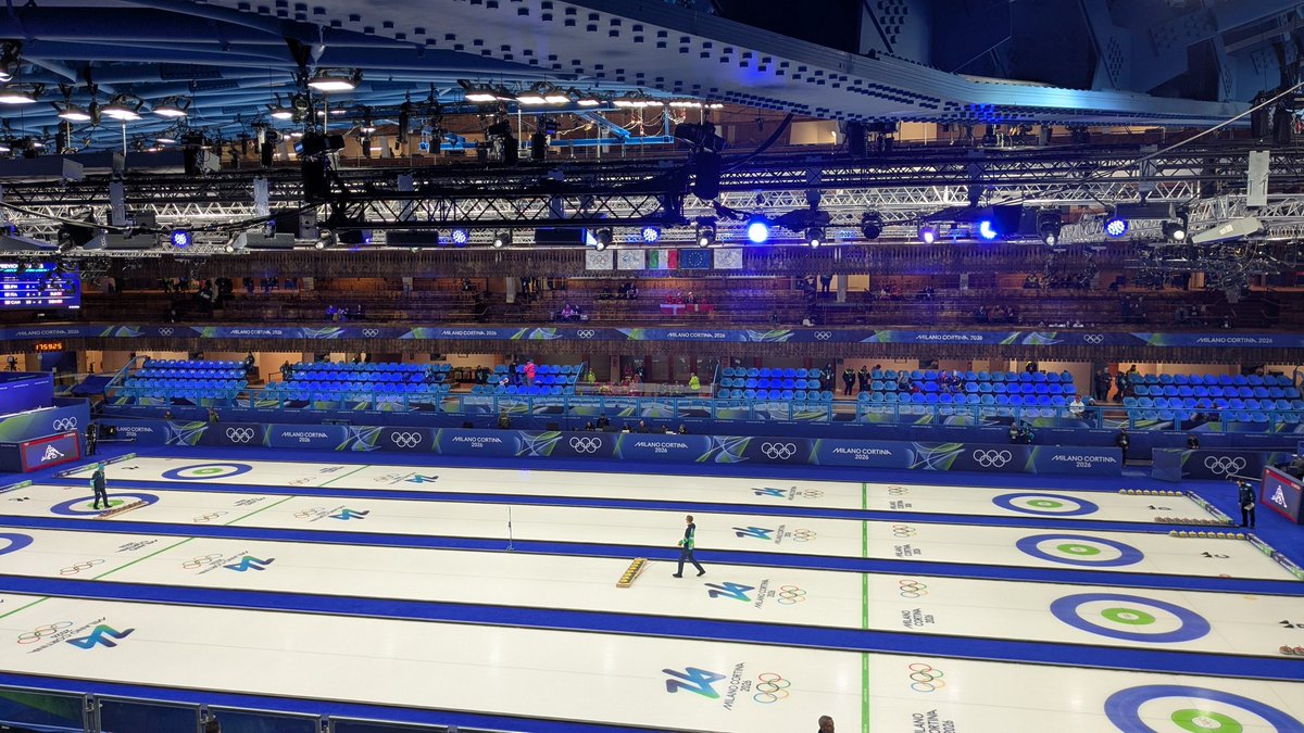 ayaca_1202's tweet photo. 現地での応援🥌は私の宝物になりました✨️🍀まだまだ日本より熱い声援を送り続けます🔥💪
#MiranoCortina2026 
#カーリング https://t.co/kUun9GGtrK
