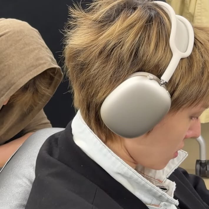 sunitoomentita's tweet image. wallpaper
última canción que escuché 
último idol guardado
5 mutis que lo hagan 
@beommiemybf @devthq @Dreadnightmare1 @Min_Min_0402