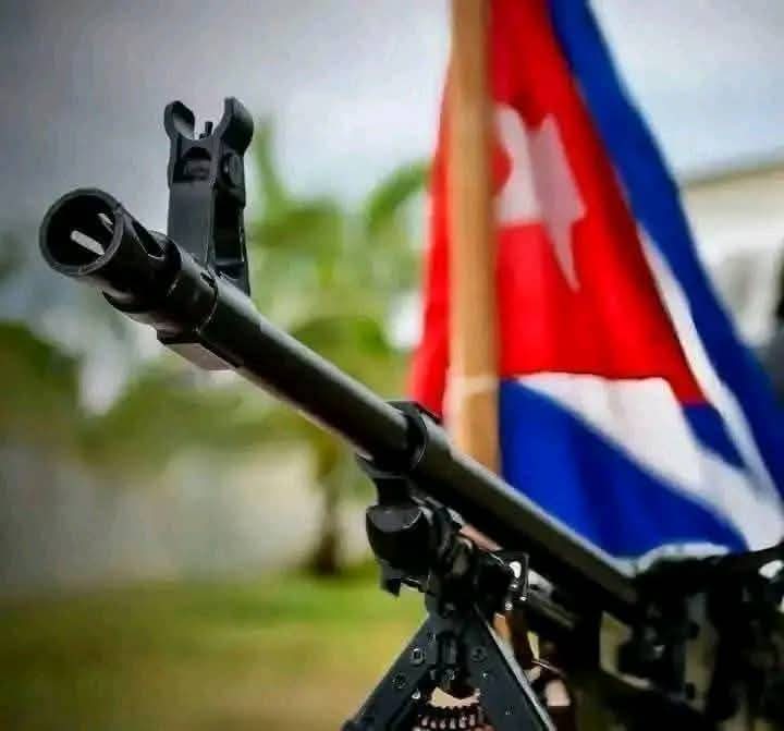 No es un capricho defender la tierra que me vio nacer 🇨🇺, es un honor entregar mi vida por la historia que me ve  crecer.

¡No hay ni habrá miedo jamás! 💪🏻
#CubaEstáFirme