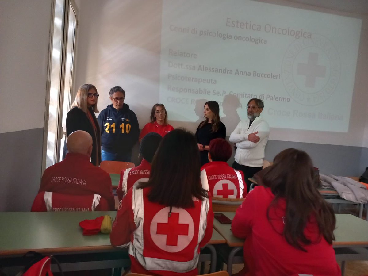 "Toccare con la delicatezza di una farfalla": terminato il corso di Estetica Oncologica della CRI Palermo. Un progetto per restituire benessere e dignità alle donne che affrontano il cancro, mitigando gli effetti delle terapie. Una rete di vera solidarietà. 🎗️💖 #CRI