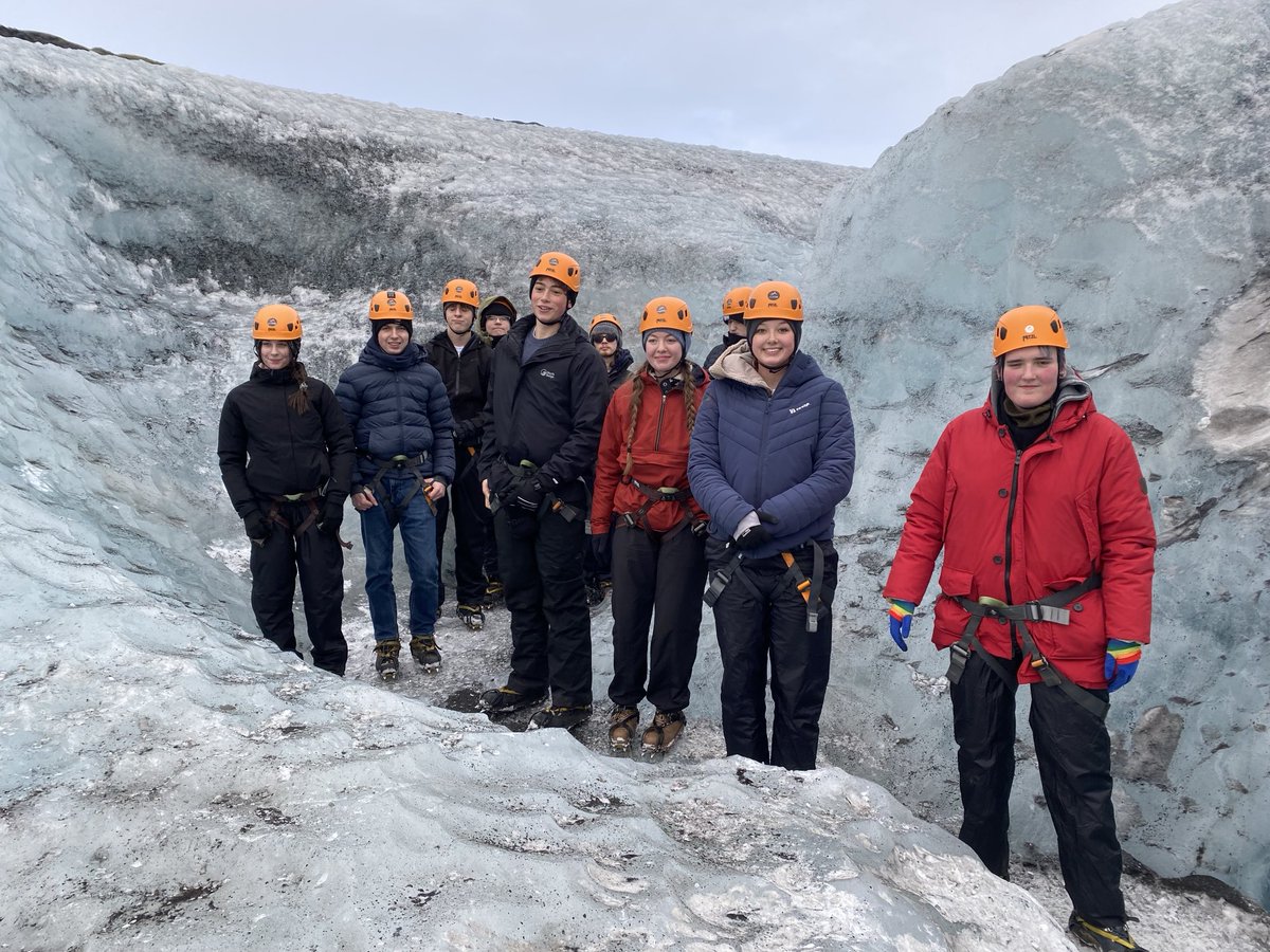 HBKGeog's tweet photo. Glacier walk this afternoon, https://t.co/dFtSOLdZ44