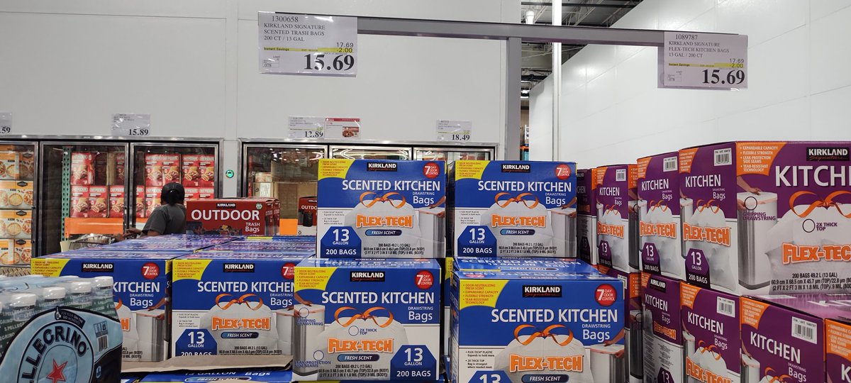 FrancisF1654821's tweet image. More @Costco #customerlast #tomfoolery.  Raise garbage bag prices again and then offer a "discount".  But, hey, the places are packed and membership fees rose without consequence. 

x.com/FrancisF165482…