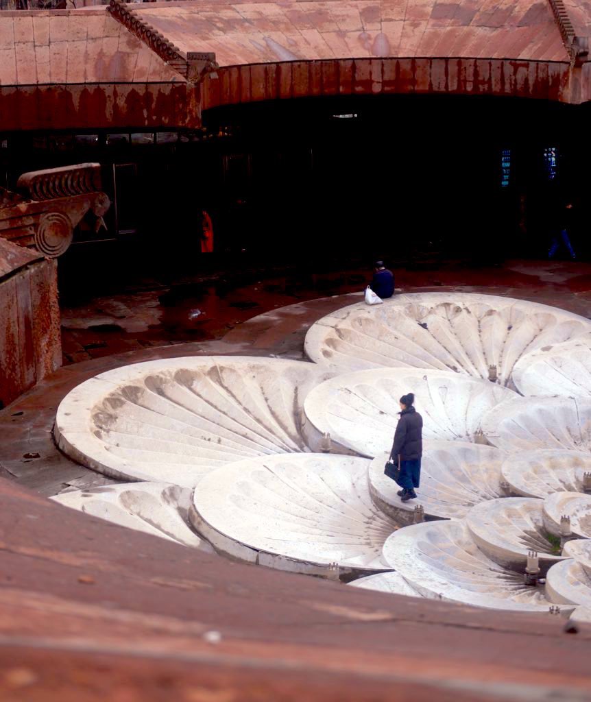 RT @saudadeyu: アルメニアにも香ばしいソビエト建築がかなり残ってて