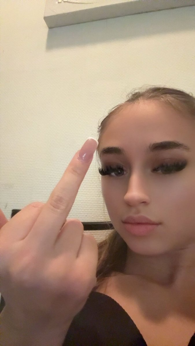 FREE TASK 🎀
LIKE &amp; RT mijn laatste 3 Posts, deze post + de post die gepind staat, en VOLG mij.
Klaar? Zet als reactie onder deze post:
“ gehoorzaamd aan goddess sanne “

Findomnl Findom goddess tribute atm freetask loser humanATM spoiled paypig