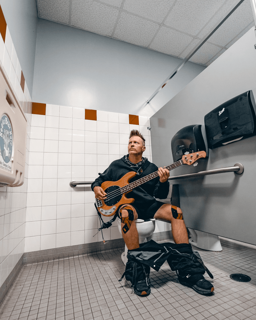 threedaysgrace's tweet photo. Happy Birthday, Brad!! ️🤘😜

📷 @SPMediaAZ https://t.co/i52LAah7zF