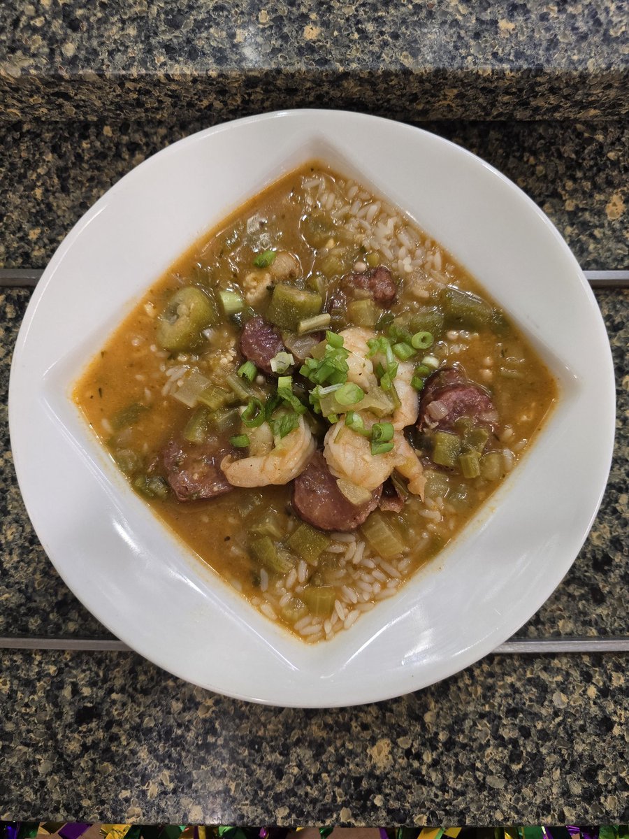ShawneeDining's tweet photo. Its Mardi Gras today and we are having a NOLA bash! Stop by The Den during lunch for build your own gumbo and more New Orleans style dishes! ⚜🎭 #MardiGras https://t.co/6F9NydwqR7